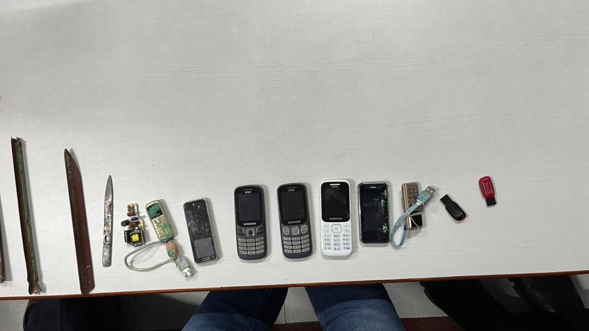 117 Mobile Phones Found In Delhi's Mandoli Jail, 5 Officials Suspended